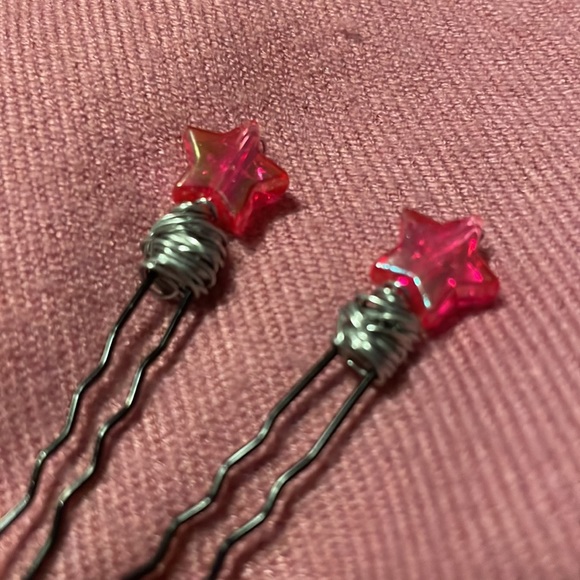 Original Handmade Wire & Iridescent Pink Glass Star Small Hairpins - Picture 2 of 2